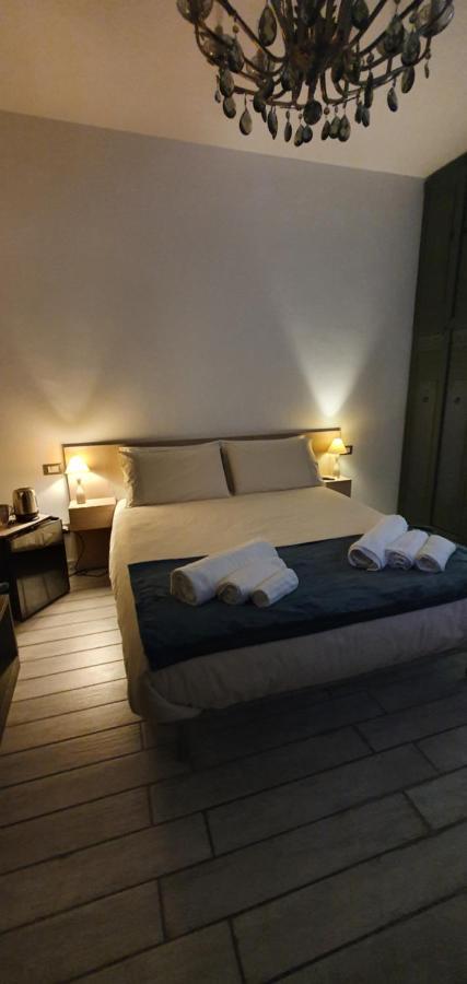 Piazza Martiri Rooms Каляри Екстериор снимка