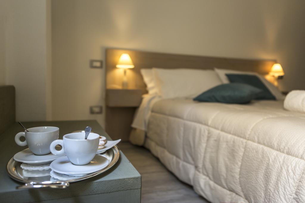 Piazza Martiri Rooms Каляри Екстериор снимка