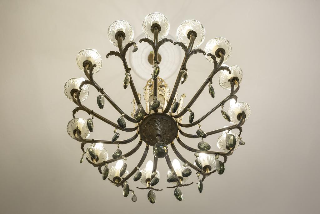 Piazza Martiri Rooms Каляри Стая снимка
