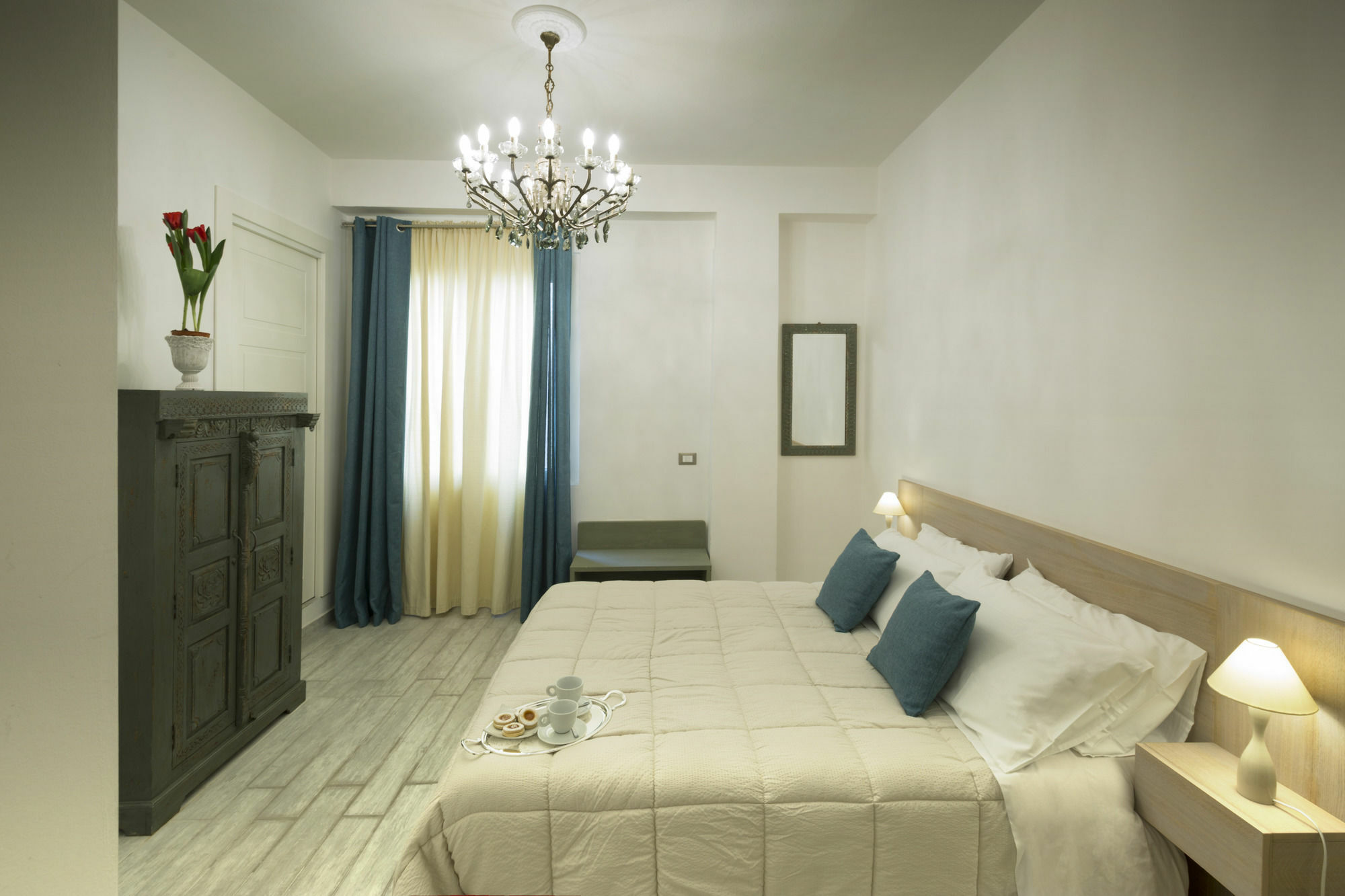 Piazza Martiri Rooms Каляри Екстериор снимка